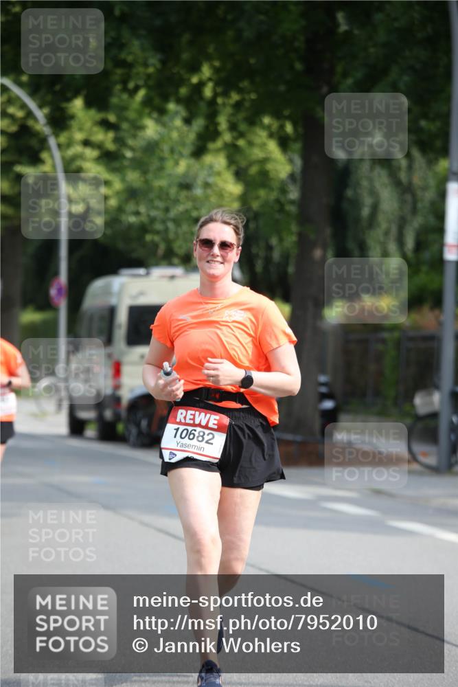 15.06.2025 - REWE Women's Run Jannik Wohlers http://msf.ph/oto/7952010 15.06.2025 09:51:52 Laufen 10682 meine-sportfotos.de