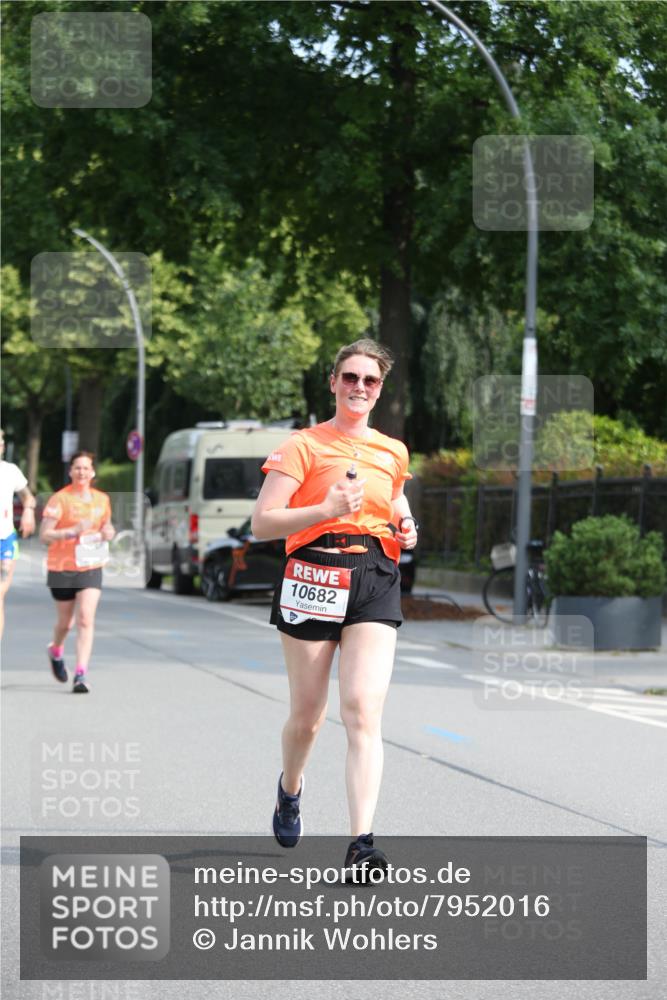15.06.2025 - REWE Women's Run Jannik Wohlers http://msf.ph/oto/7952016 15.06.2025 09:51:53 Laufen 10682 meine-sportfotos.de