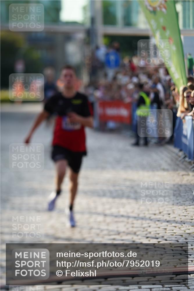 13.06.2025 - Holstenköstenlauf Felixshl http://msf.ph/oto/7952019 13.06.2025 19:39:16 Laufen 2274, 3191 meine-sportfotos.de