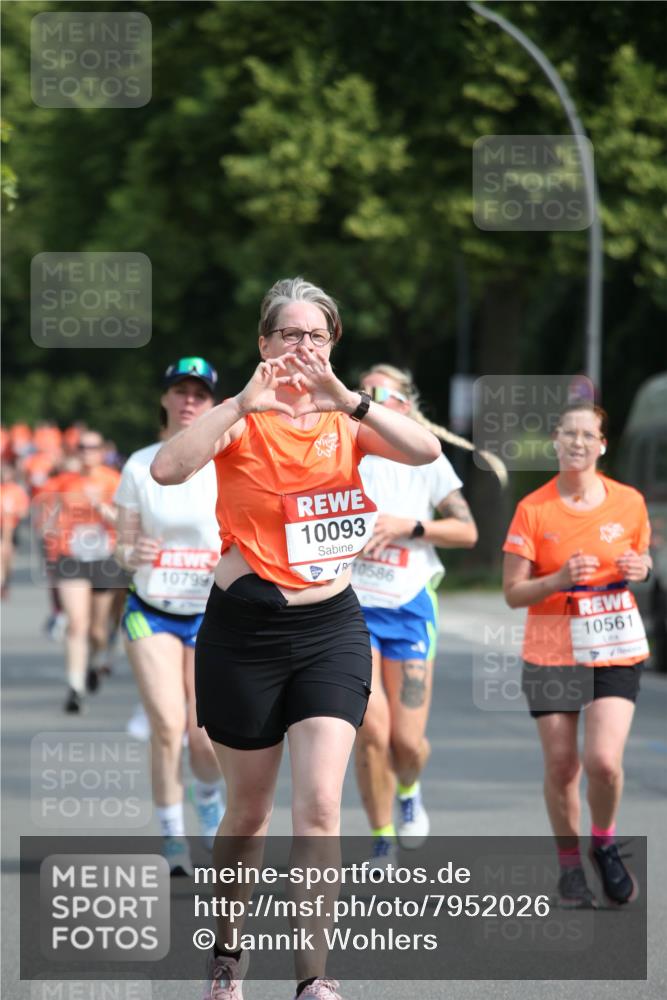 15.06.2025 - REWE Women's Run Jannik Wohlers http://msf.ph/oto/7952026 15.06.2025 09:51:54 Laufen 10799, 10093, 10586, 10561 meine-sportfotos.de