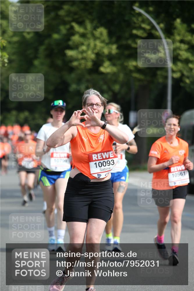 15.06.2025 - REWE Women's Run Jannik Wohlers http://msf.ph/oto/7952031 15.06.2025 09:51:54 Laufen 1079, 10093, 10561 meine-sportfotos.de