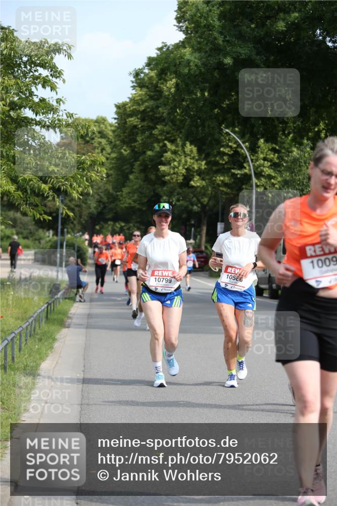 15.06.2025 - REWE Women's Run Jannik Wohlers http://msf.ph/oto/7952062 15.06.2025 09:51:56 Laufen 10799, 10586, 1009, 4 meine-sportfotos.de