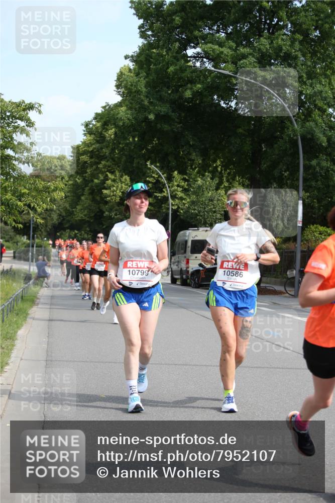 15.06.2025 - REWE Women's Run Jannik Wohlers http://msf.ph/oto/7952107 15.06.2025 09:51:59 Laufen 10799, 10586 meine-sportfotos.de