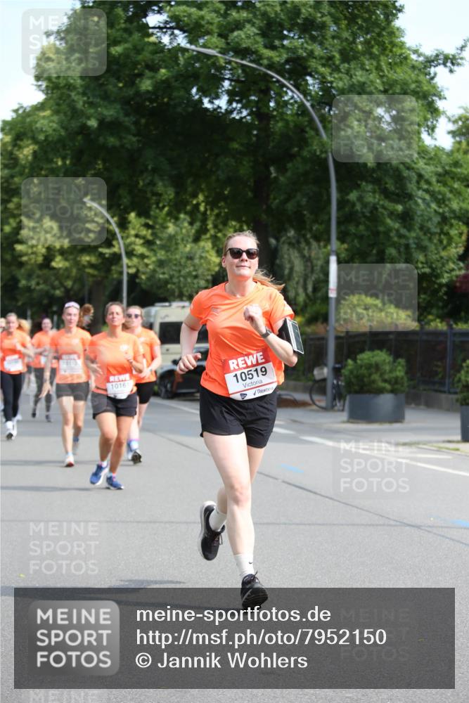 15.06.2025 - REWE Women's Run Jannik Wohlers http://msf.ph/oto/7952150 15.06.2025 09:52:04 Laufen 10112, 10161, 10519 meine-sportfotos.de