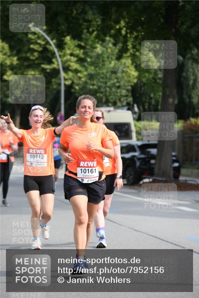 15.06.2025 - REWE Women's Run Jannik Wohlers http://msf.ph/oto/7952156 15.06.2025 09:52:05 Laufen 10112, 10161 meine-sportfotos.de