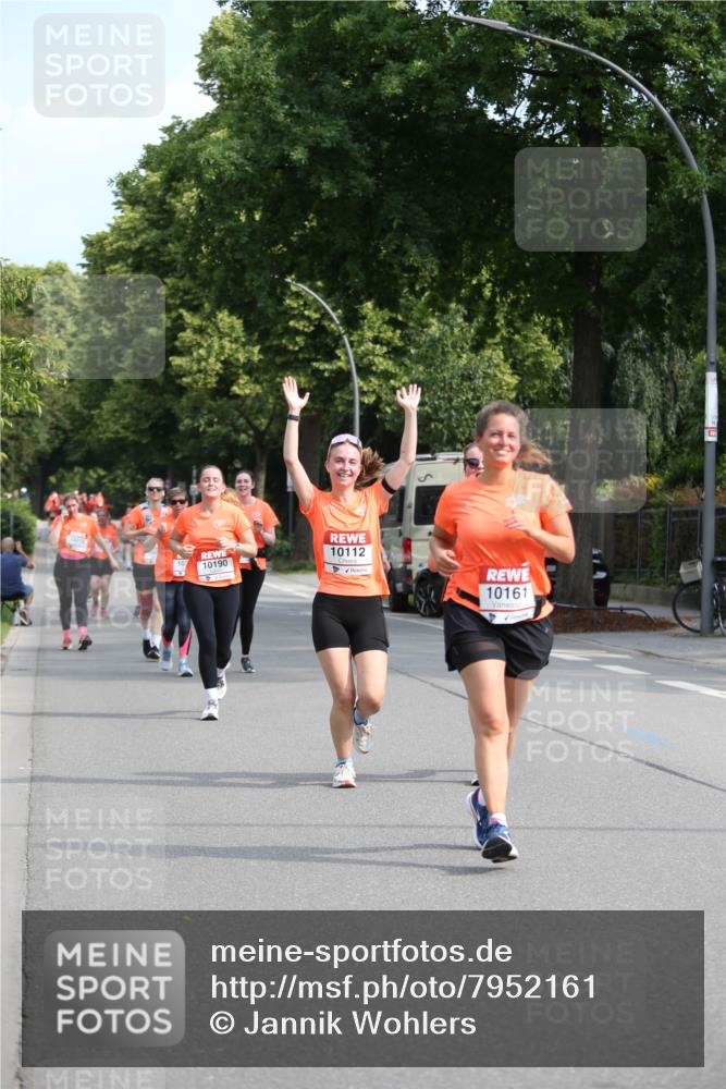 15.06.2025 - REWE Women's Run Jannik Wohlers http://msf.ph/oto/7952161 15.06.2025 09:52:06 Laufen 10161 meine-sportfotos.de