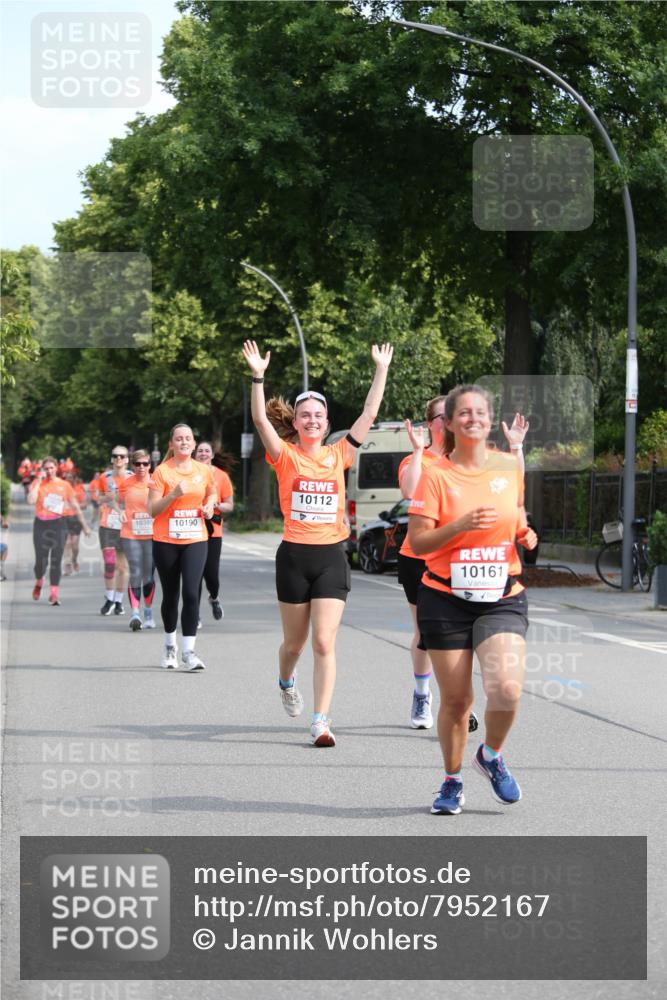 15.06.2025 - REWE Women's Run Jannik Wohlers http://msf.ph/oto/7952167 15.06.2025 09:52:06 Laufen 10112, 10385, 10190, 10161 meine-sportfotos.de