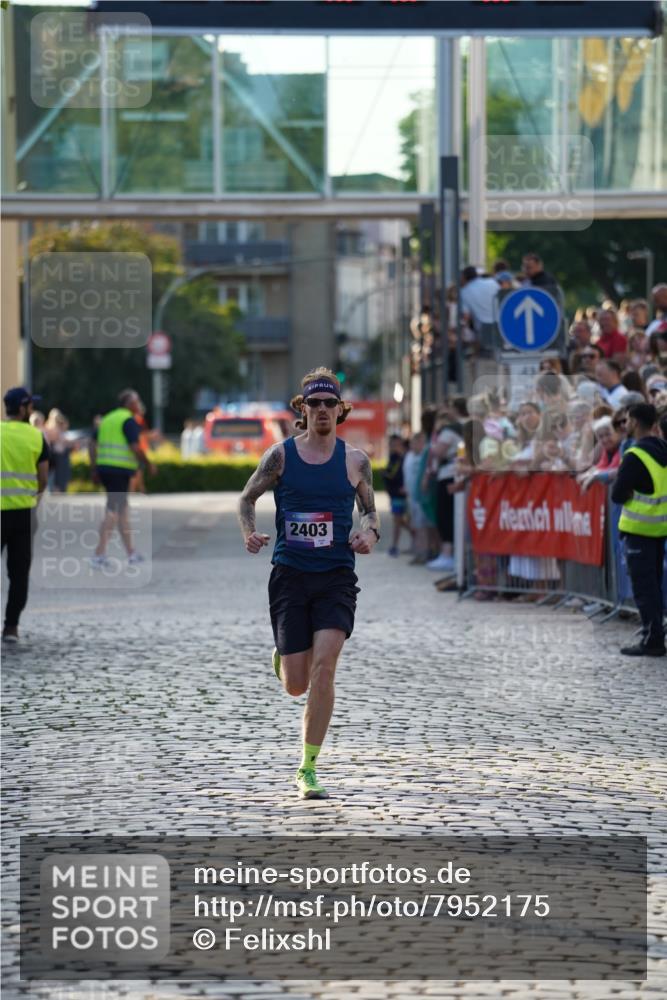 13.06.2025 - Holstenköstenlauf Felixshl http://msf.ph/oto/7952175 13.06.2025 19:39:24 Laufen 2274, 2403 meine-sportfotos.de