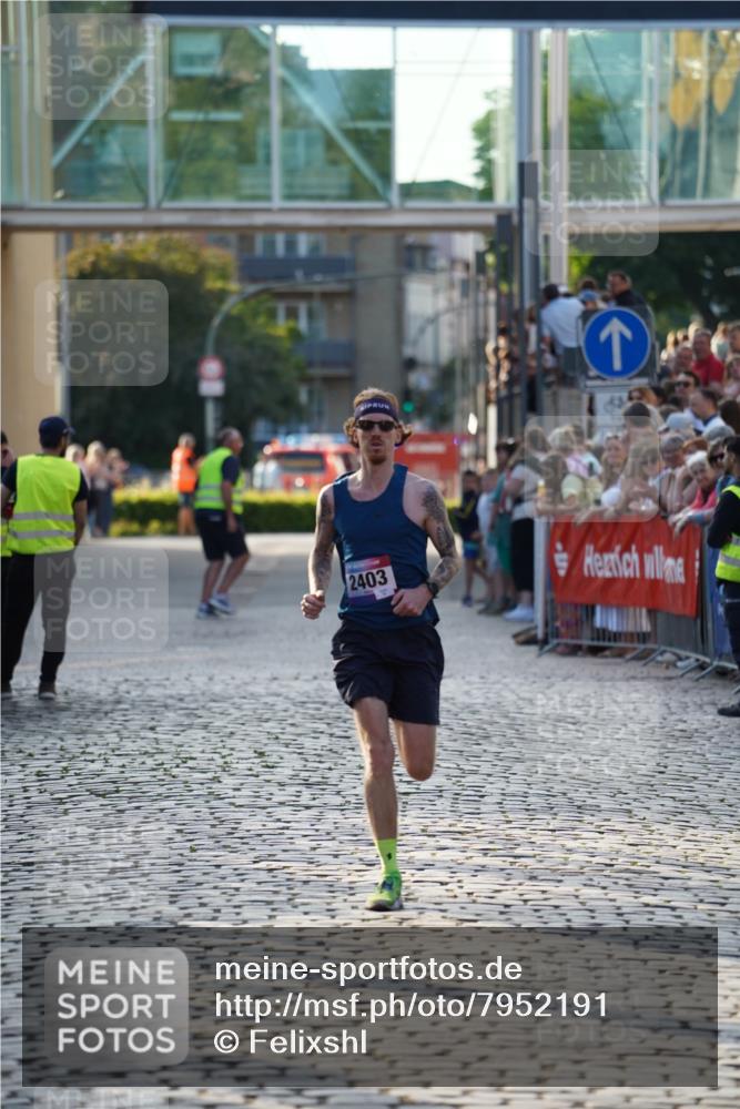 13.06.2025 - Holstenköstenlauf Felixshl http://msf.ph/oto/7952191 13.06.2025 19:39:24 Laufen 2274, 2403 meine-sportfotos.de