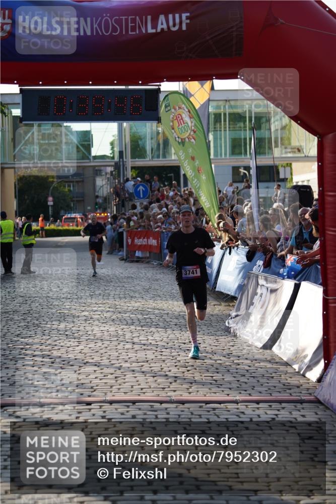 13.06.2025 - Holstenköstenlauf Felixshl http://msf.ph/oto/7952302 13.06.2025 19:39:46 Laufen 2352, 3741 meine-sportfotos.de