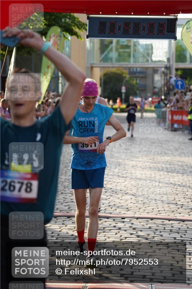 13.06.2025 - Holstenköstenlauf Felixshl http://msf.ph/oto/7952553 13.06.2025 19:41:02 Laufen 2039, 2188, 2678, 3911 meine-sportfotos.de