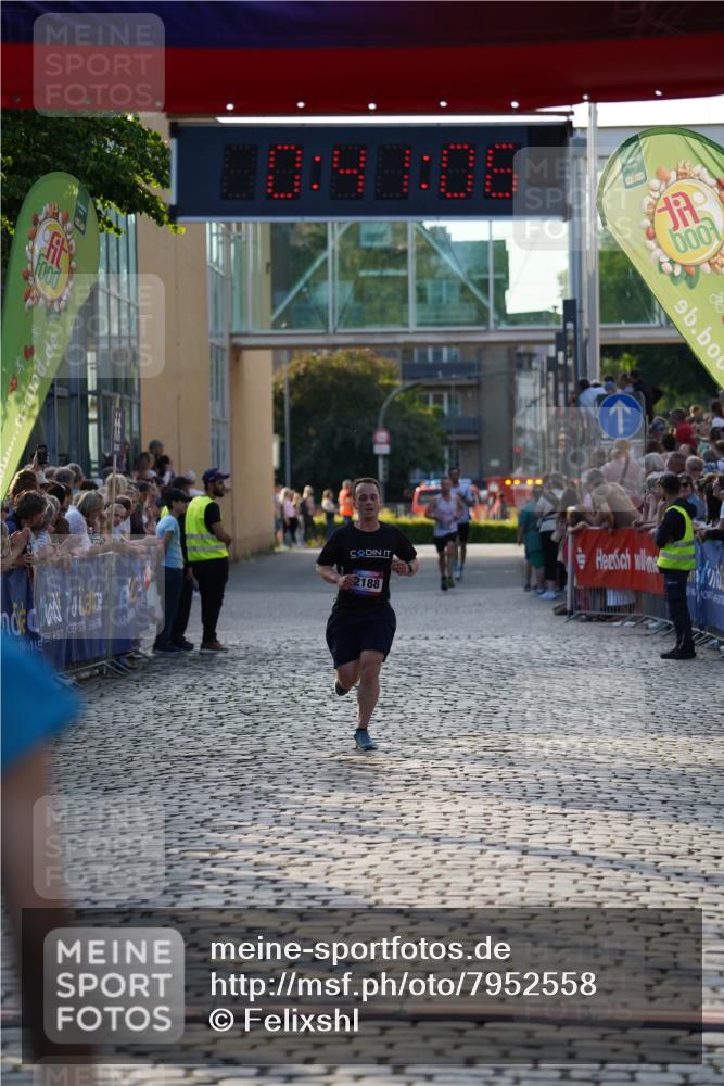 13.06.2025 - Holstenköstenlauf Felixshl http://msf.ph/oto/7952558 13.06.2025 19:41:05 Laufen 2039, 2188, 3911 meine-sportfotos.de
