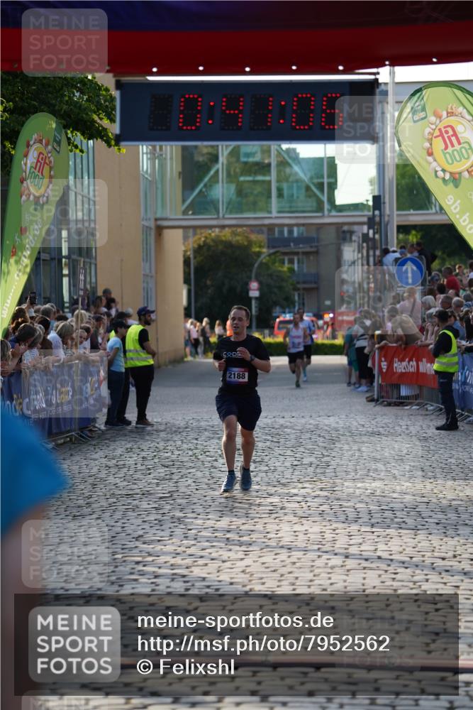 13.06.2025 - Holstenköstenlauf Felixshl http://msf.ph/oto/7952562 13.06.2025 19:41:05 Laufen 2039, 2188, 3911 meine-sportfotos.de