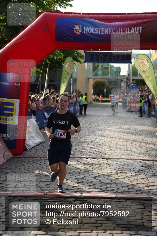 13.06.2025 - Holstenköstenlauf Felixshl http://msf.ph/oto/7952592 13.06.2025 19:41:10 Laufen 2188, 2281, 3230 meine-sportfotos.de