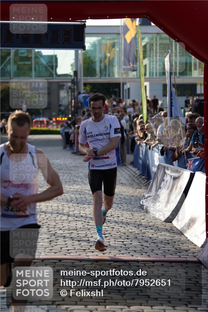 13.06.2025 - Holstenköstenlauf Felixshl http://msf.ph/oto/7952651 13.06.2025 19:41:17 Laufen 2281, 3230 meine-sportfotos.de
