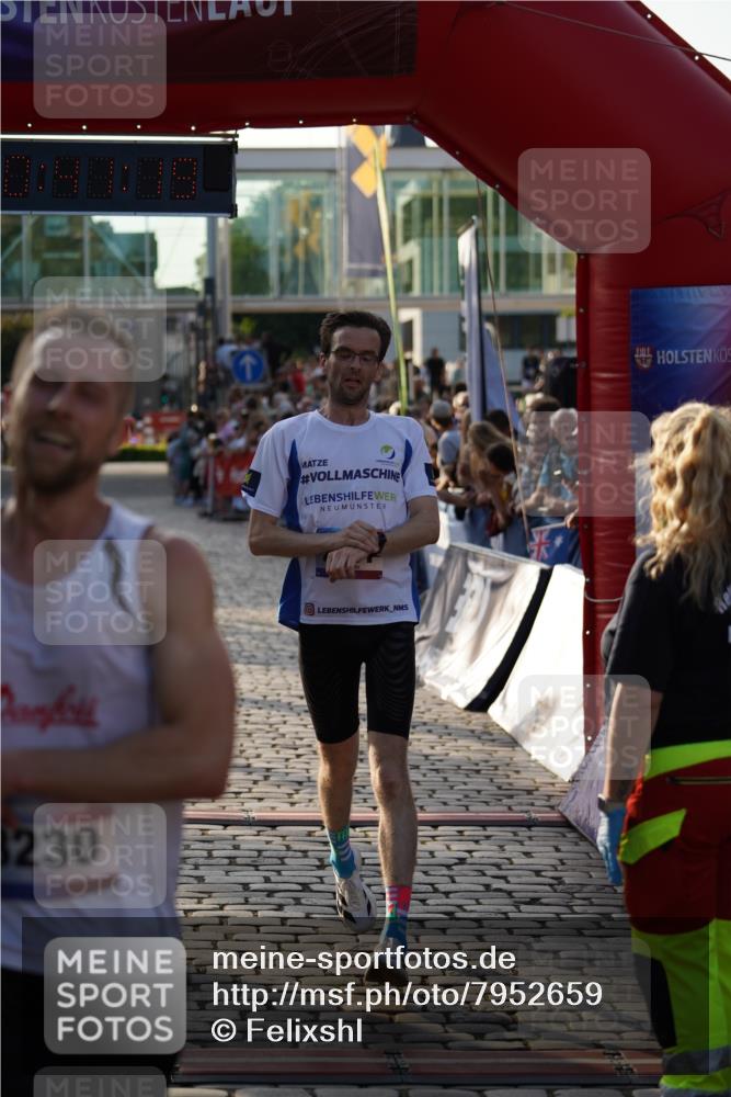 13.06.2025 - Holstenköstenlauf Felixshl http://msf.ph/oto/7952659 13.06.2025 19:41:18 Laufen 2281, 3230 meine-sportfotos.de
