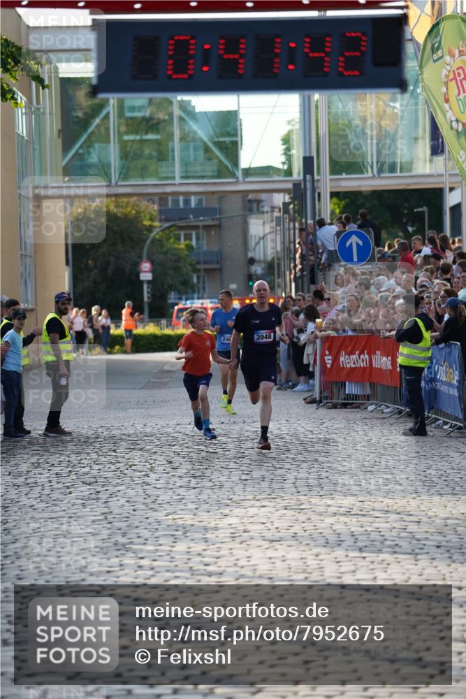 13.06.2025 - Holstenköstenlauf Felixshl http://msf.ph/oto/7952675 13.06.2025 19:41:42 Laufen 2466, 3948 meine-sportfotos.de