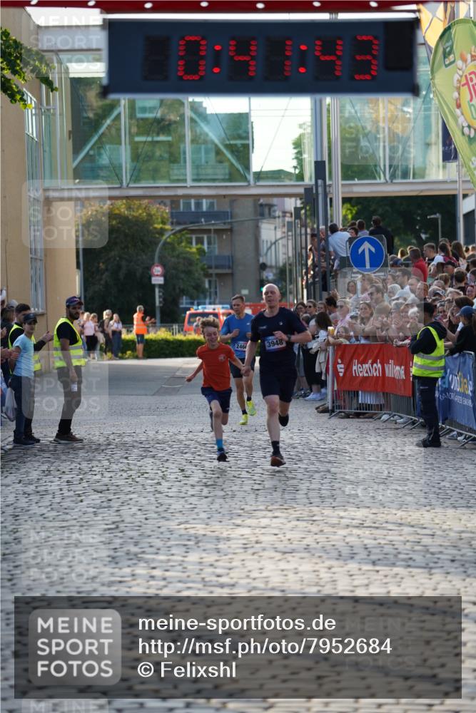 13.06.2025 - Holstenköstenlauf Felixshl http://msf.ph/oto/7952684 13.06.2025 19:41:42 Laufen 2466, 3948 meine-sportfotos.de
