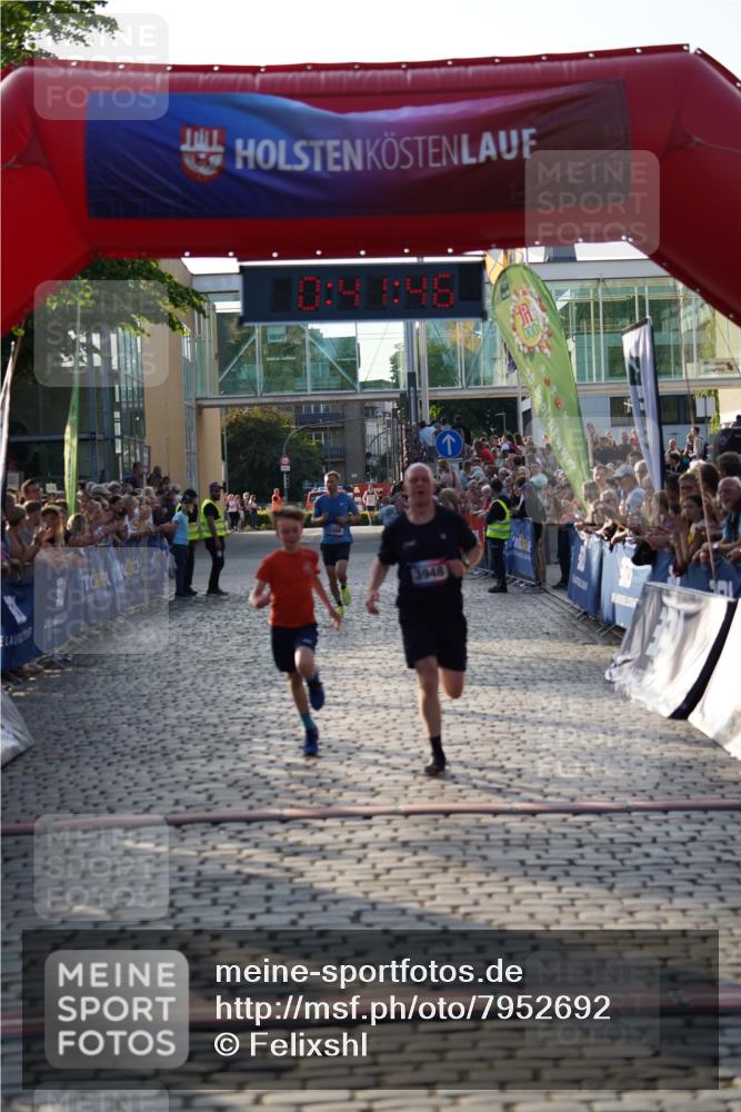 13.06.2025 - Holstenköstenlauf Felixshl http://msf.ph/oto/7952692 13.06.2025 19:41:45 Laufen 2466, 3948 meine-sportfotos.de