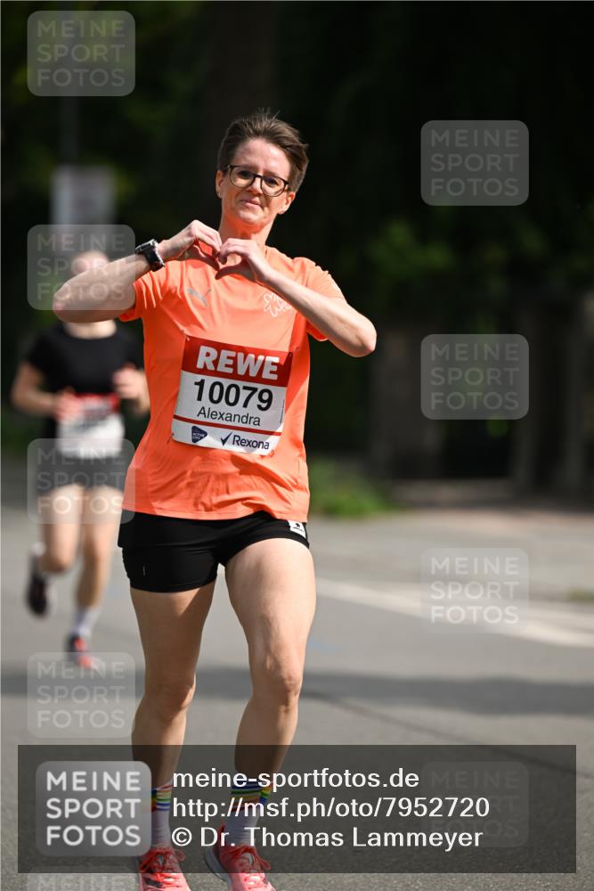 15.06.2025 - REWE Women's Run Dr. Thomas Lammeyer http://msf.ph/oto/7952720 15.06.2025 09:40:34 Laufen 10079 meine-sportfotos.de