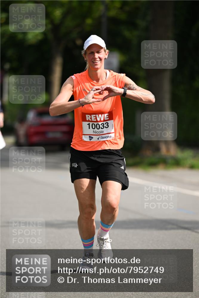 15.06.2025 - REWE Women's Run Dr. Thomas Lammeyer http://msf.ph/oto/7952749 15.06.2025 09:40:38 Laufen 10033 meine-sportfotos.de