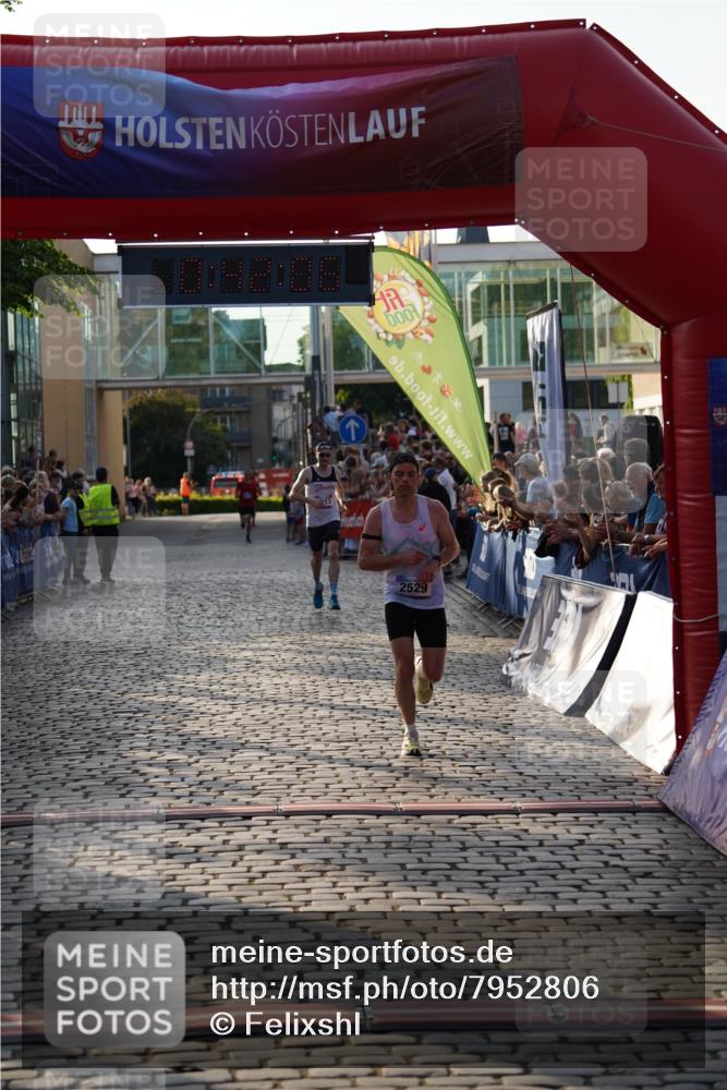 13.06.2025 - Holstenköstenlauf Felixshl http://msf.ph/oto/7952806 13.06.2025 19:42:05 Laufen 2529, 3213 meine-sportfotos.de