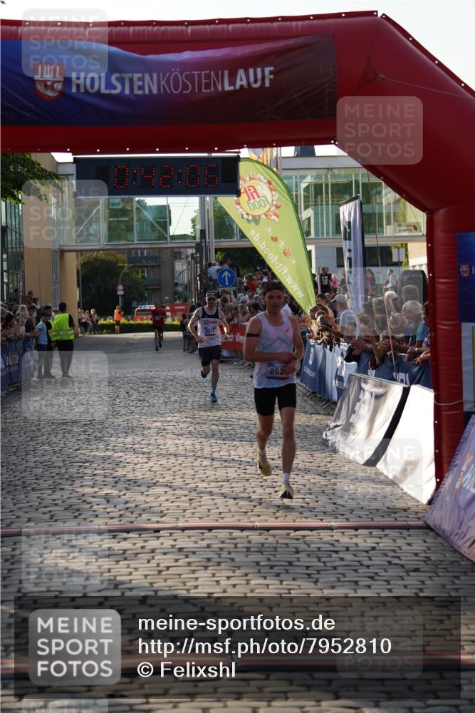 13.06.2025 - Holstenköstenlauf Felixshl http://msf.ph/oto/7952810 13.06.2025 19:42:06 Laufen 2529, 3213 meine-sportfotos.de