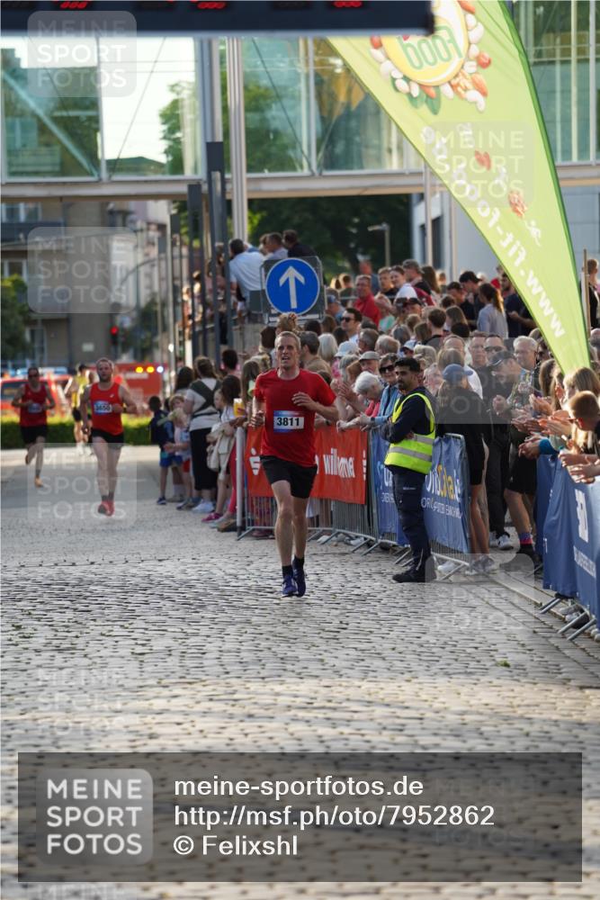 13.06.2025 - Holstenköstenlauf Felixshl http://msf.ph/oto/7952862 13.06.2025 19:42:12 Laufen 3213, 3811 meine-sportfotos.de