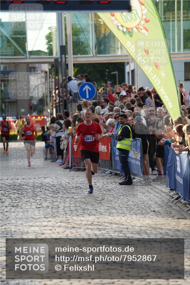 13.06.2025 - Holstenköstenlauf Felixshl http://msf.ph/oto/7952867 13.06.2025 19:42:12 Laufen 3213, 3811 meine-sportfotos.de