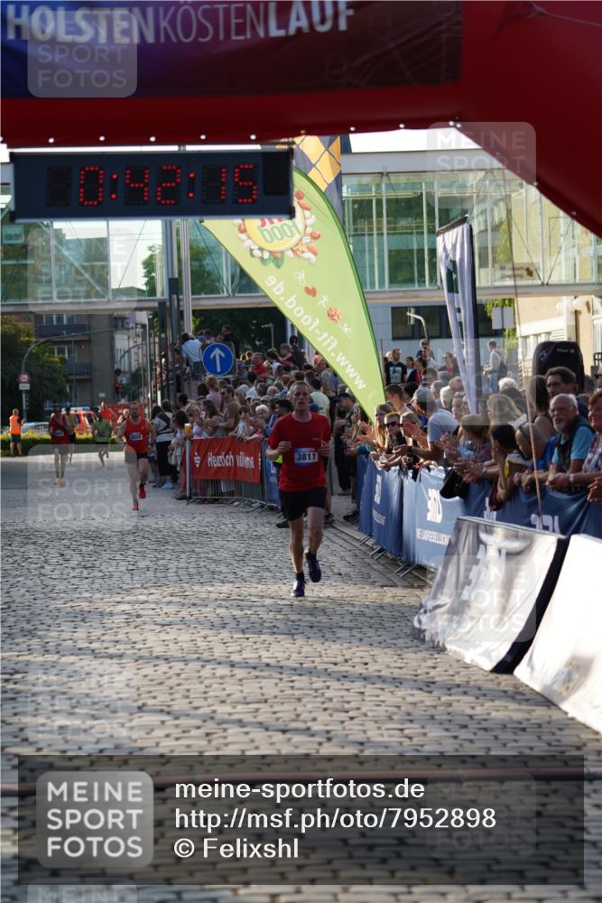 13.06.2025 - Holstenköstenlauf Felixshl http://msf.ph/oto/7952898 13.06.2025 19:42:14 Laufen 3650, 3811 meine-sportfotos.de
