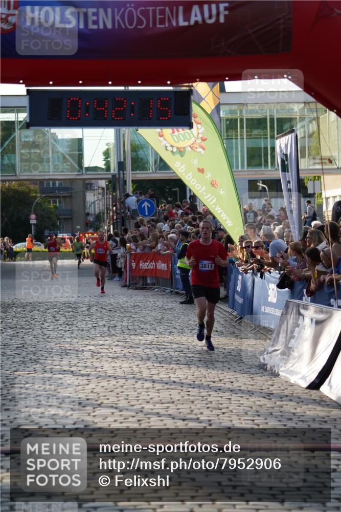 13.06.2025 - Holstenköstenlauf Felixshl http://msf.ph/oto/7952906 13.06.2025 19:42:14 Laufen 3650, 3811 meine-sportfotos.de