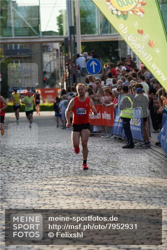 13.06.2025 - Holstenköstenlauf Felixshl http://msf.ph/oto/7952931 13.06.2025 19:42:18 Laufen 2690, 3650, 3811 meine-sportfotos.de