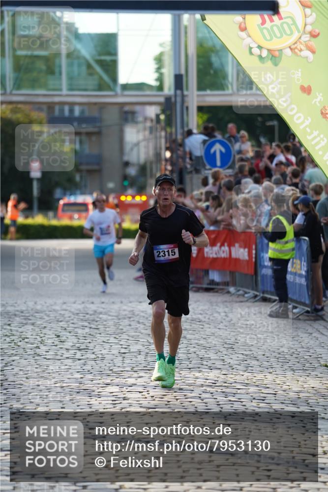 13.06.2025 - Holstenköstenlauf Felixshl http://msf.ph/oto/7953130 13.06.2025 19:42:52 Laufen 2142, 2315 meine-sportfotos.de