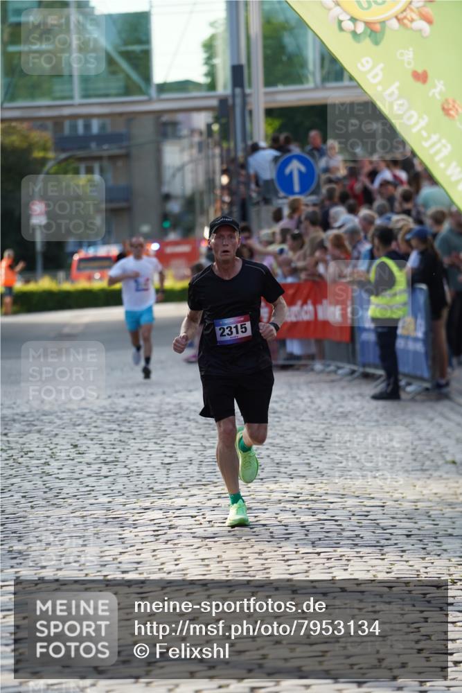 13.06.2025 - Holstenköstenlauf Felixshl http://msf.ph/oto/7953134 13.06.2025 19:42:52 Laufen 2142, 2315 meine-sportfotos.de