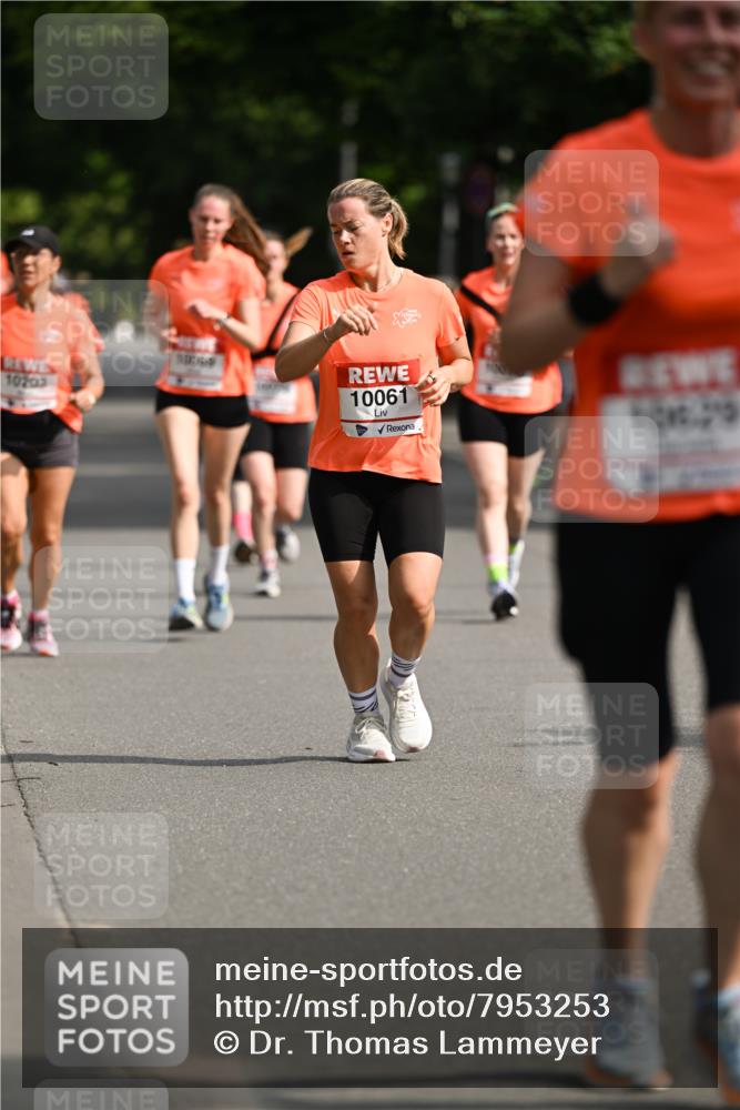 15.06.2025 - REWE Women's Run Dr. Thomas Lammeyer http://msf.ph/oto/7953253 15.06.2025 09:42:17 Laufen 10203, 10061 meine-sportfotos.de