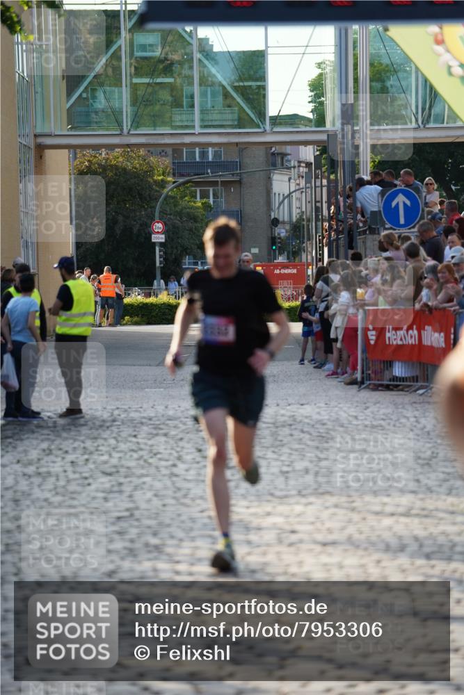 13.06.2025 - Holstenköstenlauf Felixshl http://msf.ph/oto/7953306 13.06.2025 19:43:07 Laufen 2332, 2411, 2473 meine-sportfotos.de