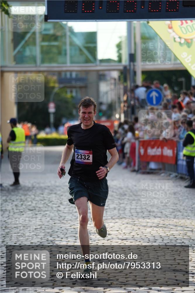 13.06.2025 - Holstenköstenlauf Felixshl http://msf.ph/oto/7953313 13.06.2025 19:43:08 Laufen 2332, 2411, 2473 meine-sportfotos.de