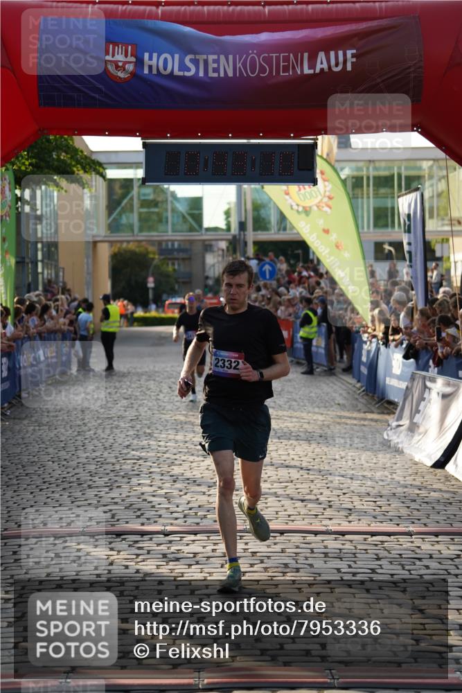 13.06.2025 - Holstenköstenlauf Felixshl http://msf.ph/oto/7953336 13.06.2025 19:43:09 Laufen 2081, 2332, 2411, 2473 meine-sportfotos.de