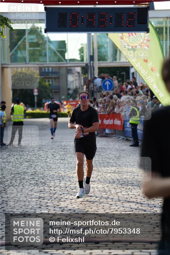 13.06.2025 - Holstenköstenlauf Felixshl http://msf.ph/oto/7953348 13.06.2025 19:43:12 Laufen 2081, 2139, 2332, 2411 meine-sportfotos.de