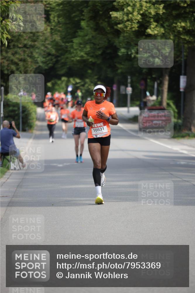 15.06.2025 - REWE Women's Run Jannik Wohlers http://msf.ph/oto/7953369 15.06.2025 08:48:33 Laufen 10531 meine-sportfotos.de