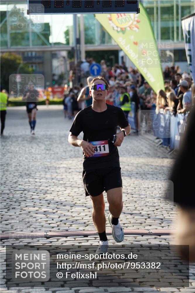 13.06.2025 - Holstenköstenlauf Felixshl http://msf.ph/oto/7953382 13.06.2025 19:43:13 Laufen 2081, 2139, 2332, 2411 meine-sportfotos.de
