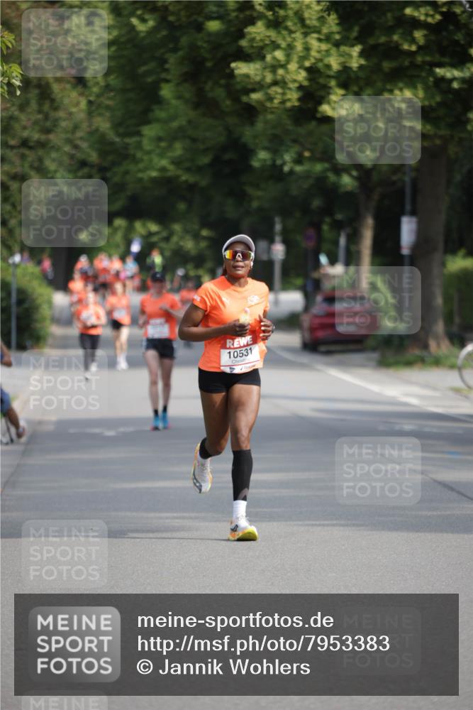 15.06.2025 - REWE Women's Run Jannik Wohlers http://msf.ph/oto/7953383 15.06.2025 08:48:33 Laufen 10531 meine-sportfotos.de