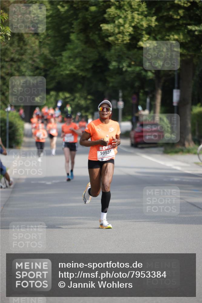 15.06.2025 - REWE Women's Run Jannik Wohlers http://msf.ph/oto/7953384 15.06.2025 08:48:33 Laufen 10531 meine-sportfotos.de