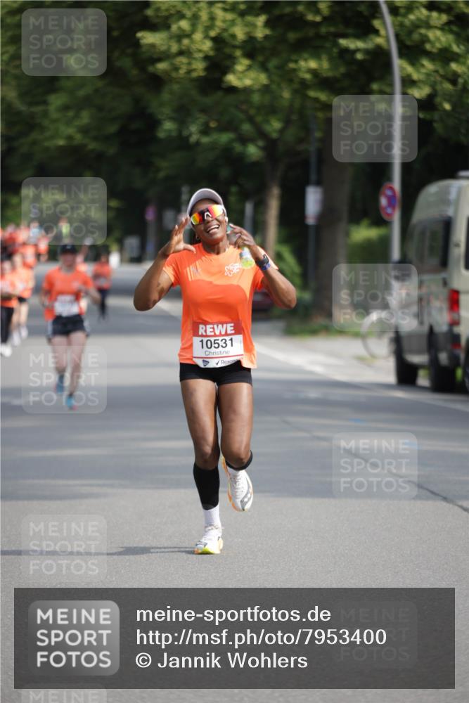 15.06.2025 - REWE Women's Run Jannik Wohlers http://msf.ph/oto/7953400 15.06.2025 08:48:35 Laufen 10531 meine-sportfotos.de