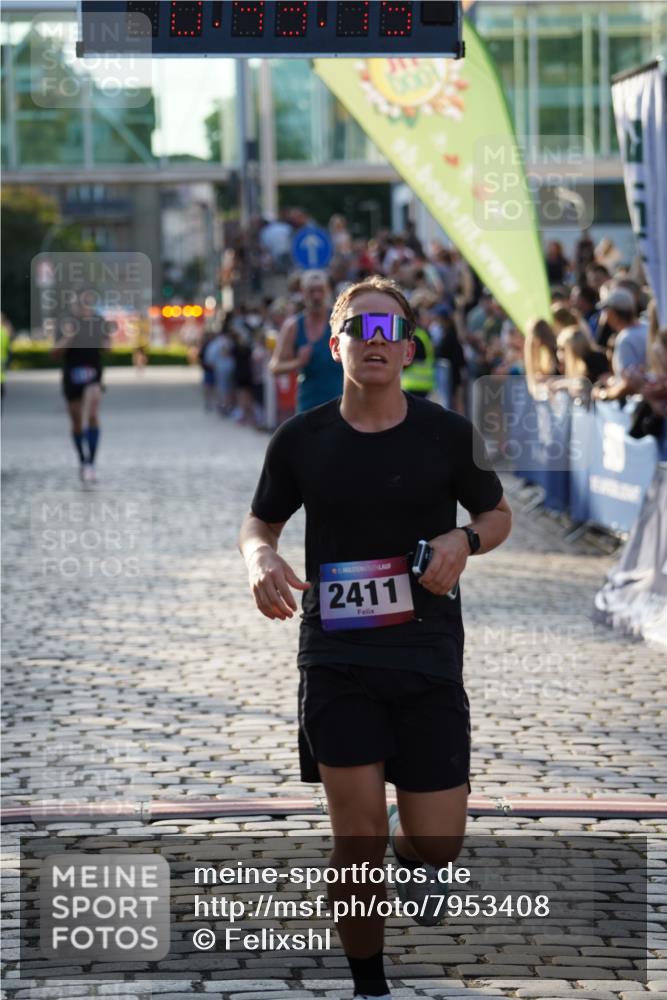 13.06.2025 - Holstenköstenlauf Felixshl http://msf.ph/oto/7953408 13.06.2025 19:43:14 Laufen 2081, 2139, 2411 meine-sportfotos.de