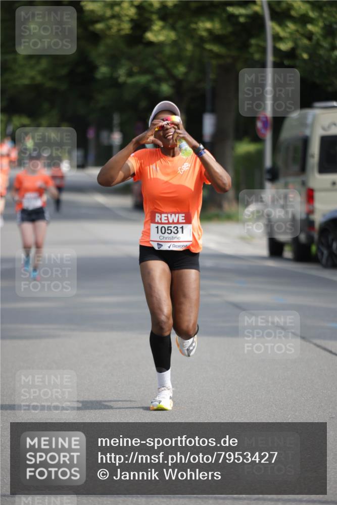 15.06.2025 - REWE Women's Run Jannik Wohlers http://msf.ph/oto/7953427 15.06.2025 08:48:35 Laufen 10531 meine-sportfotos.de