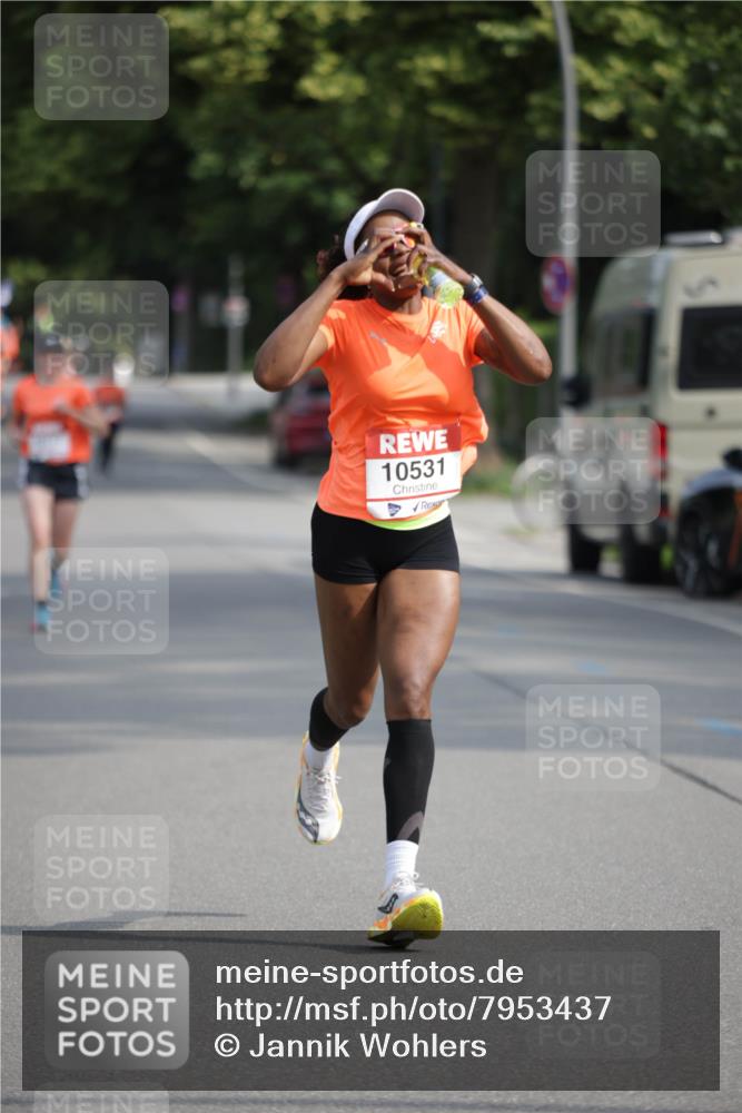 15.06.2025 - REWE Women's Run Jannik Wohlers http://msf.ph/oto/7953437 15.06.2025 08:48:35 Laufen 10531 meine-sportfotos.de