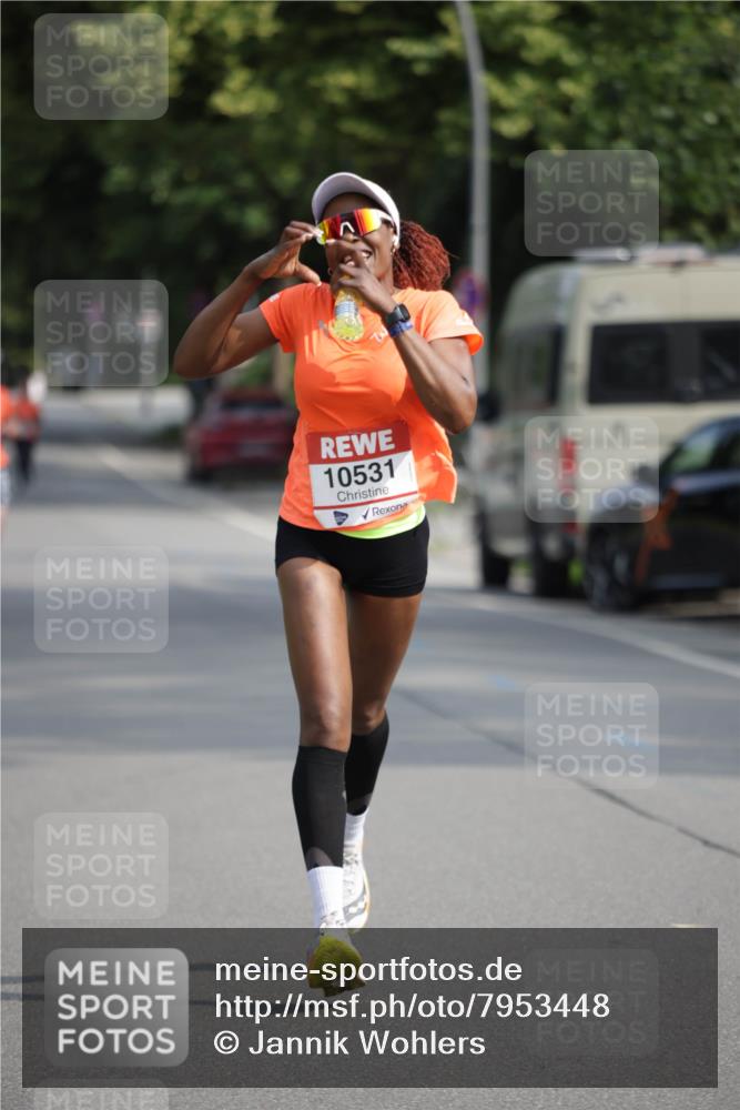 15.06.2025 - REWE Women's Run Jannik Wohlers http://msf.ph/oto/7953448 15.06.2025 08:48:36 Laufen 10531 meine-sportfotos.de