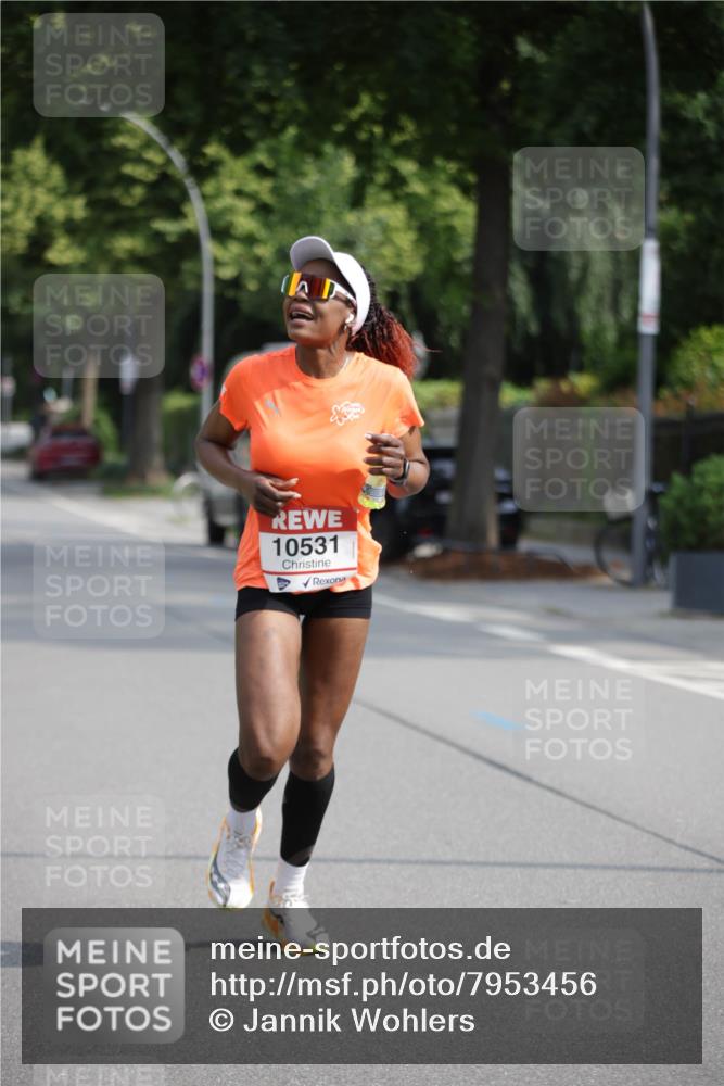 15.06.2025 - REWE Women's Run Jannik Wohlers http://msf.ph/oto/7953456 15.06.2025 08:48:37 Laufen 10531 meine-sportfotos.de