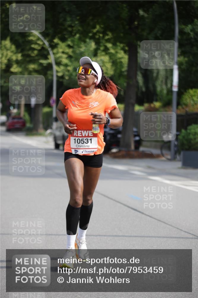 15.06.2025 - REWE Women's Run Jannik Wohlers http://msf.ph/oto/7953459 15.06.2025 08:48:37 Laufen 10531 meine-sportfotos.de